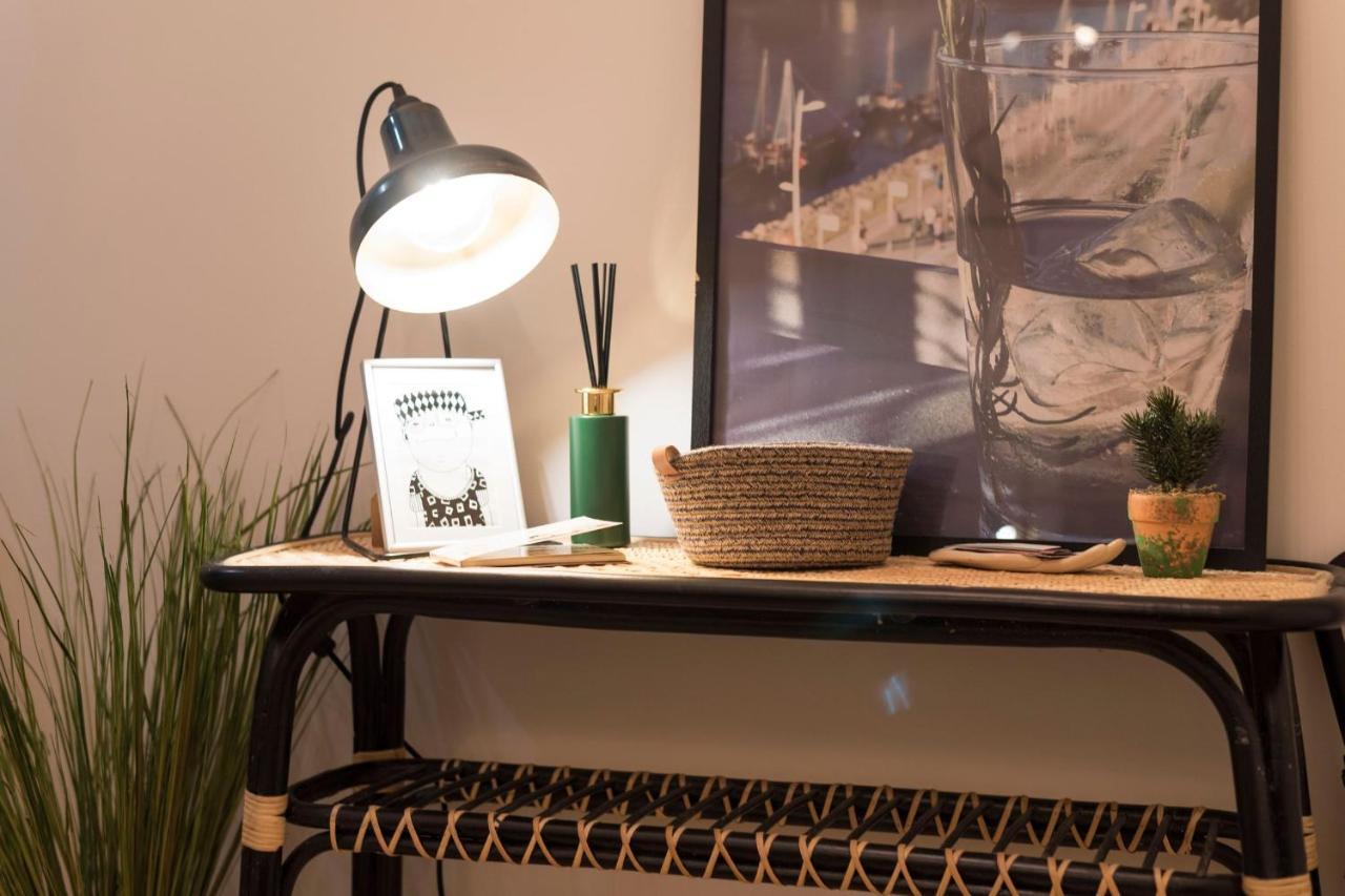 Lovelystay - Peaceful Living W/ Backyard Apartament Porto